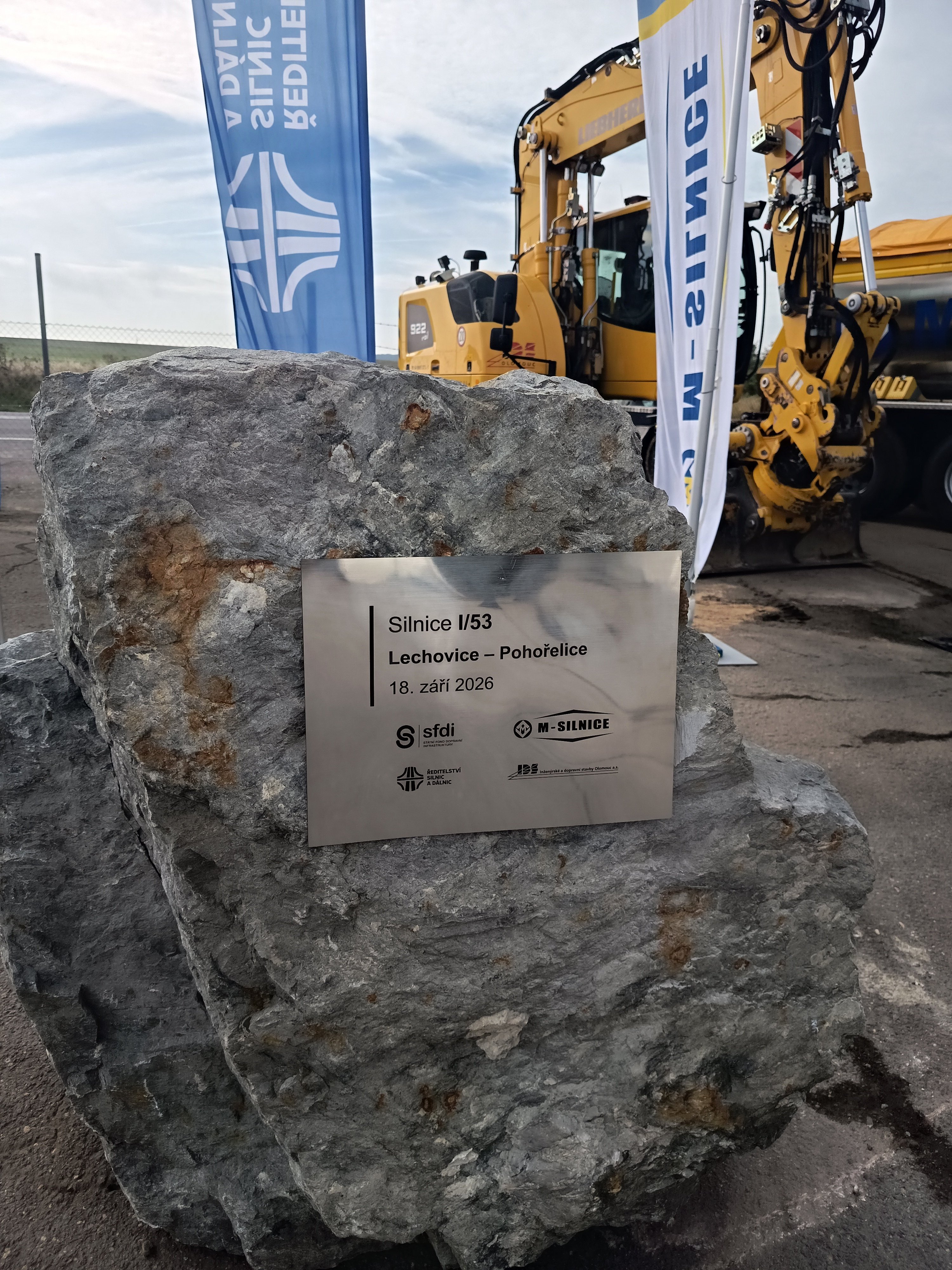       
          Začíná rekonstrukce silnice I/53 Lechovice – Pohořelice
      