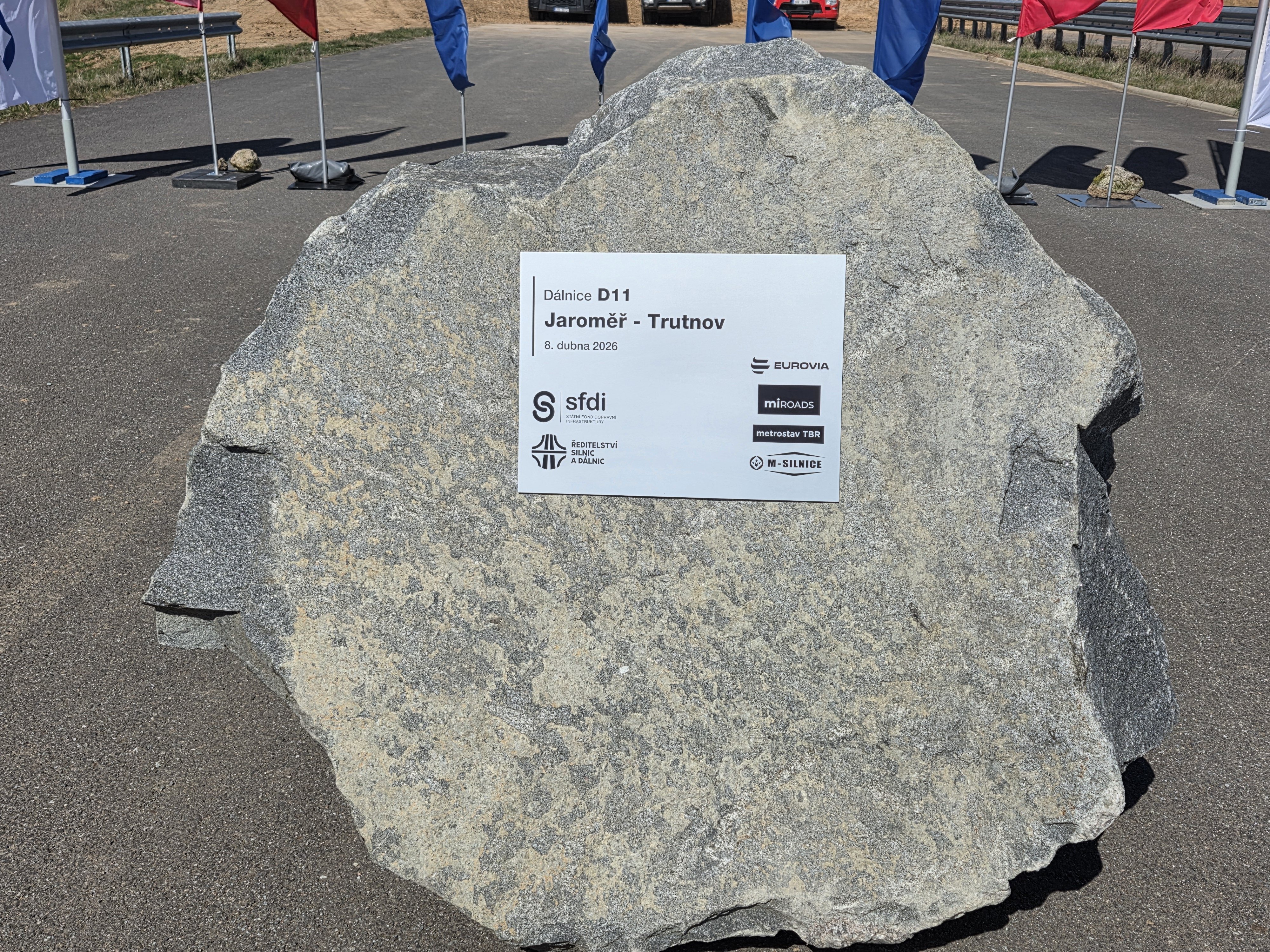       
          Poslední úsek dálnice D11 Jaroměř – Trutnov byl slavnostně zahájen
      